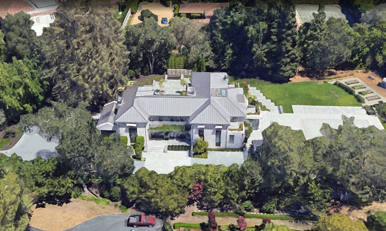 Front View Of Stephen Curry's Mansion