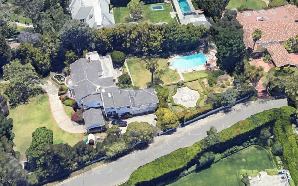 Zoomed-out View Of Fresh Prince Of Bel-air Mansion