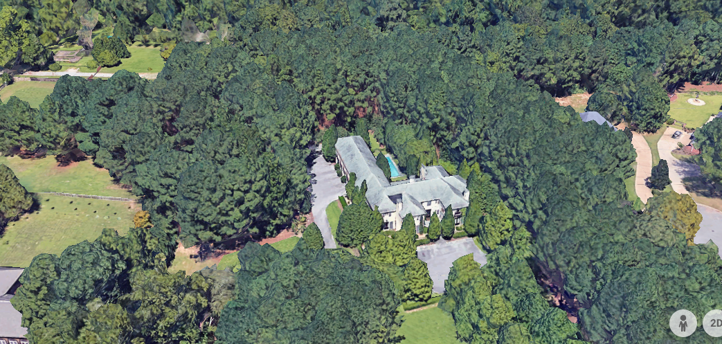 Front shot of the house (Image Credit: Google Earth)