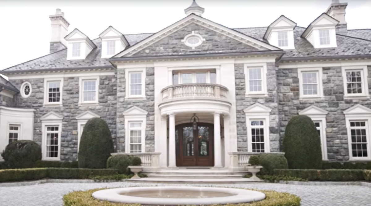The Stunning Stone Mansion in Alpine, New Jersey: A Must-See Destination for Architecture Enthusiasts