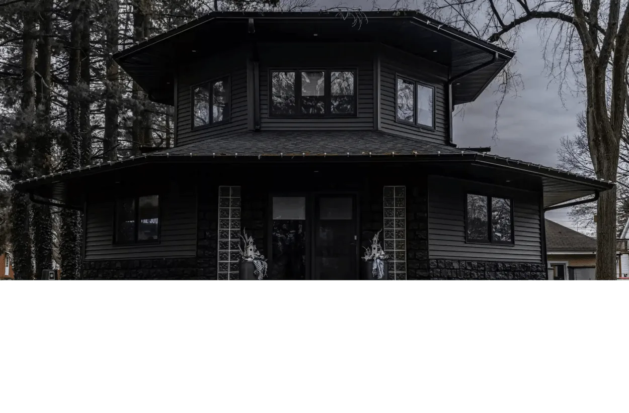 All blacl house
