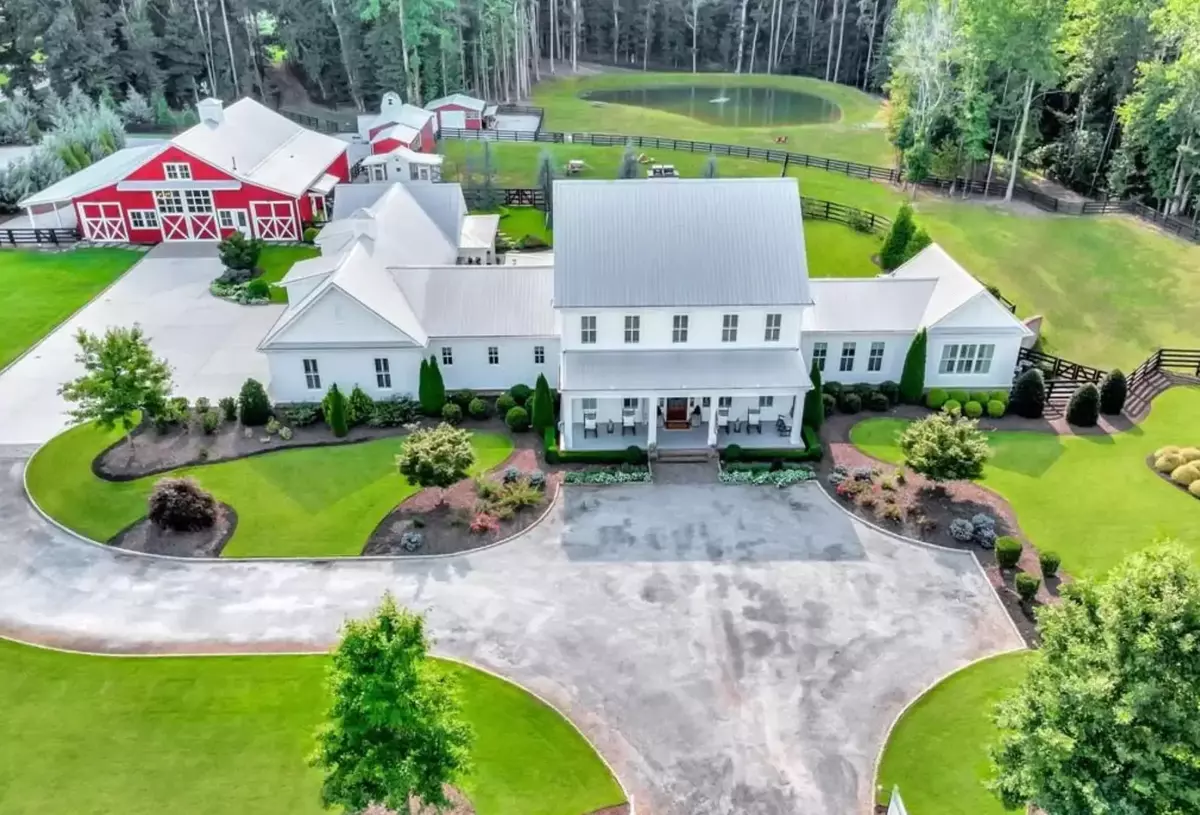 Exciting Find: 6-Acre Georgia Estate With Entertainment Barn & Pond!