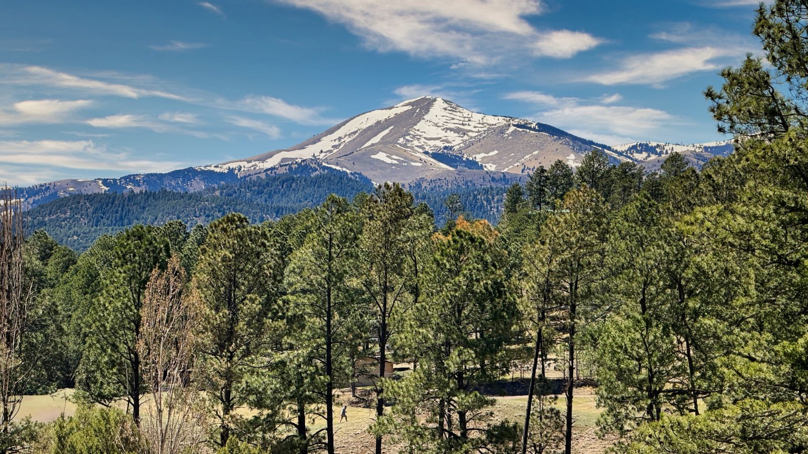 A charming Rocky Mountain town in New Mexico, perfect for outdoor adventures